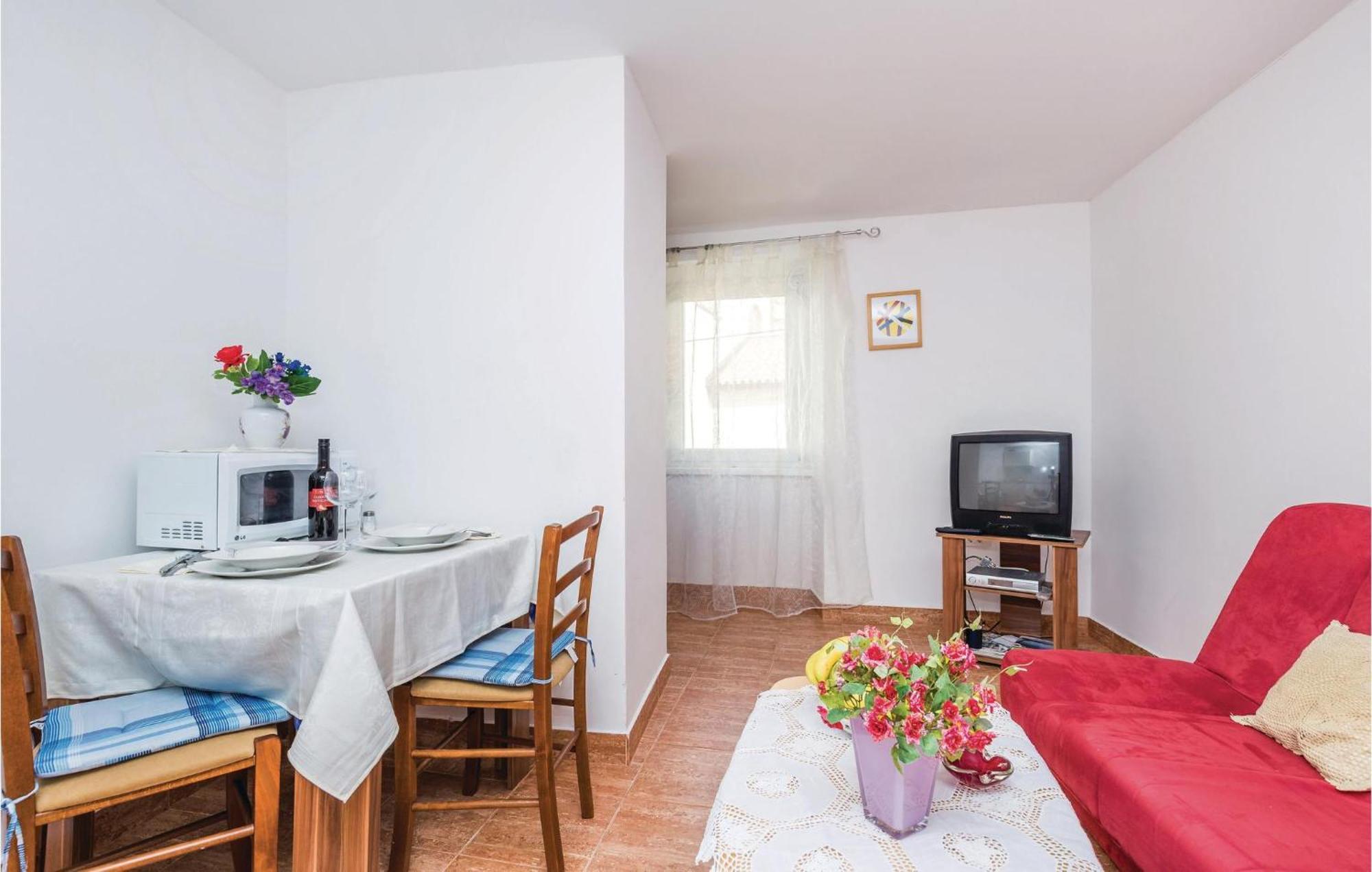 1 Bedroom Nice Apartment In Senj Senj  Esterno foto